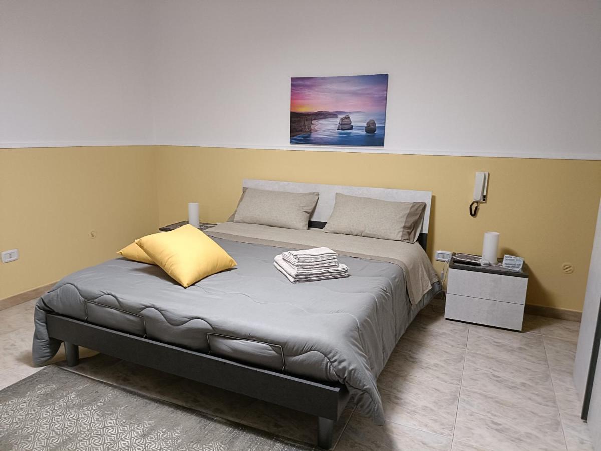 Casa Vacanze Campi Salentina Екстериор снимка
